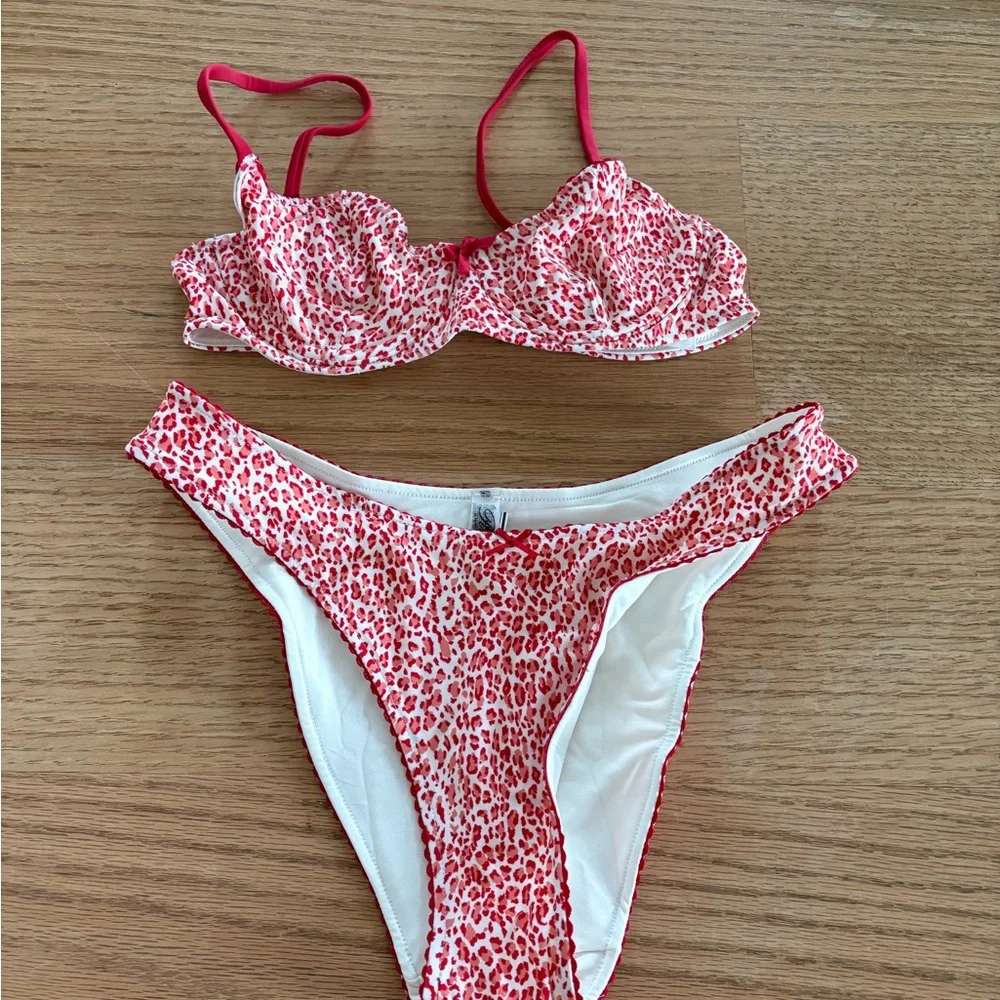 Frankie’s bikinis set